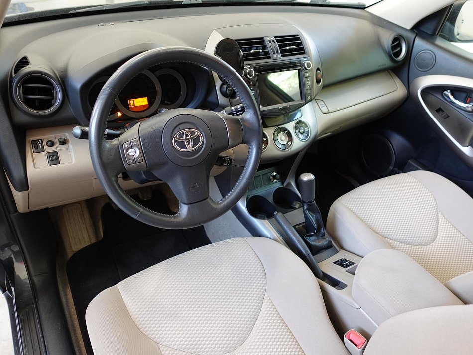 Toyota RAV4 2.0 VVT-i  4x4