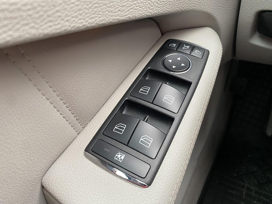 Mercedes-Benz Třída E 3.0CDi  E350 4mat