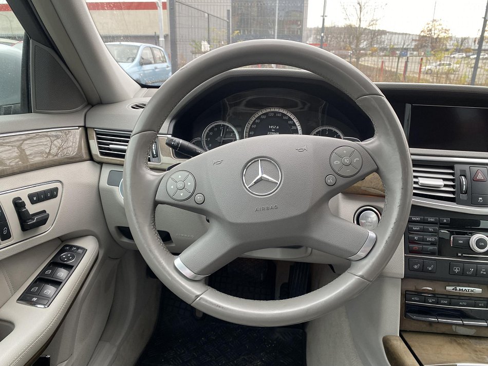 Mercedes-Benz Třída E 3.0CDi  E350 4mat