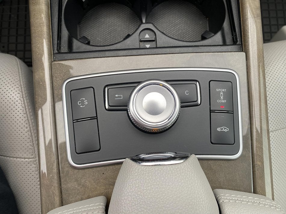 Mercedes-Benz Třída E 3.0CDi  E350 4mat