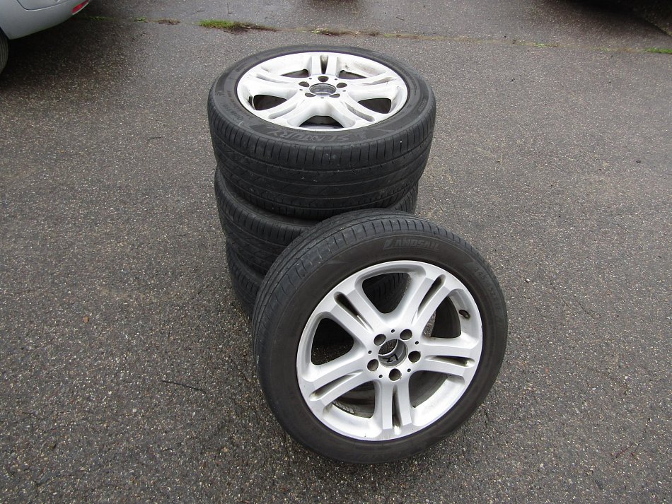 Mercedes-Benz Třída E 3.0CDi  E350 4mat