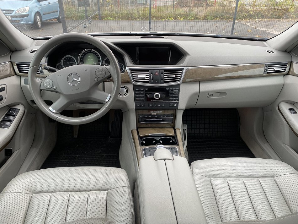 Mercedes-Benz Třída E 3.0CDi  E350 4mat