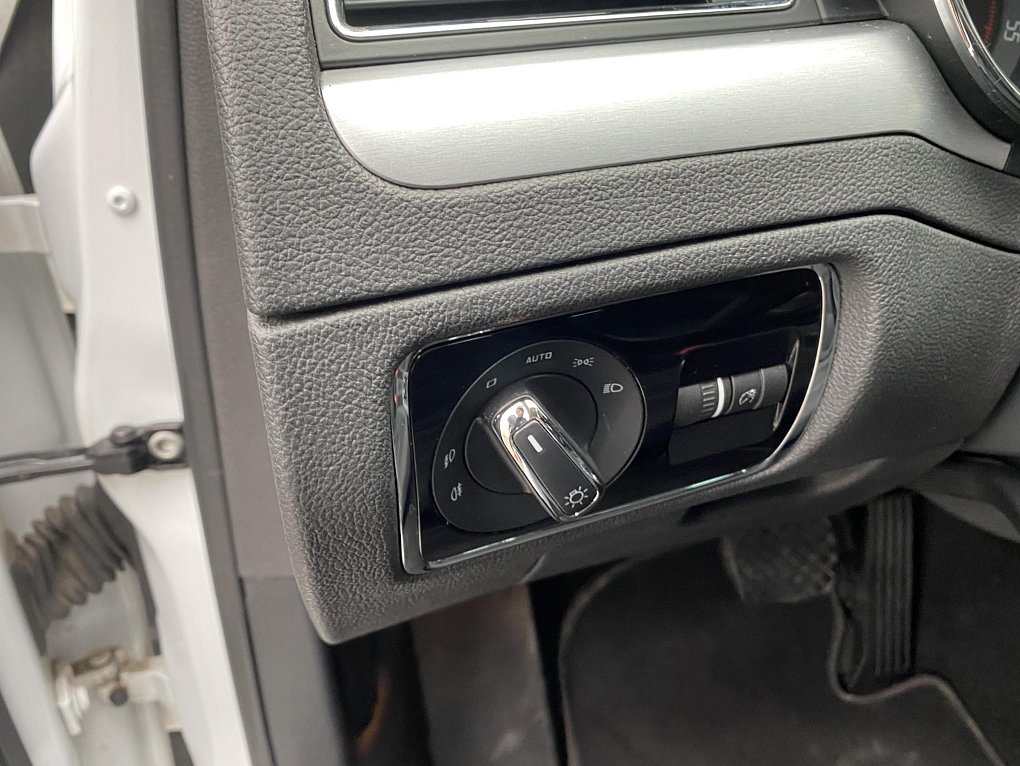 Škoda Superb II 2.0 TDi Ambition