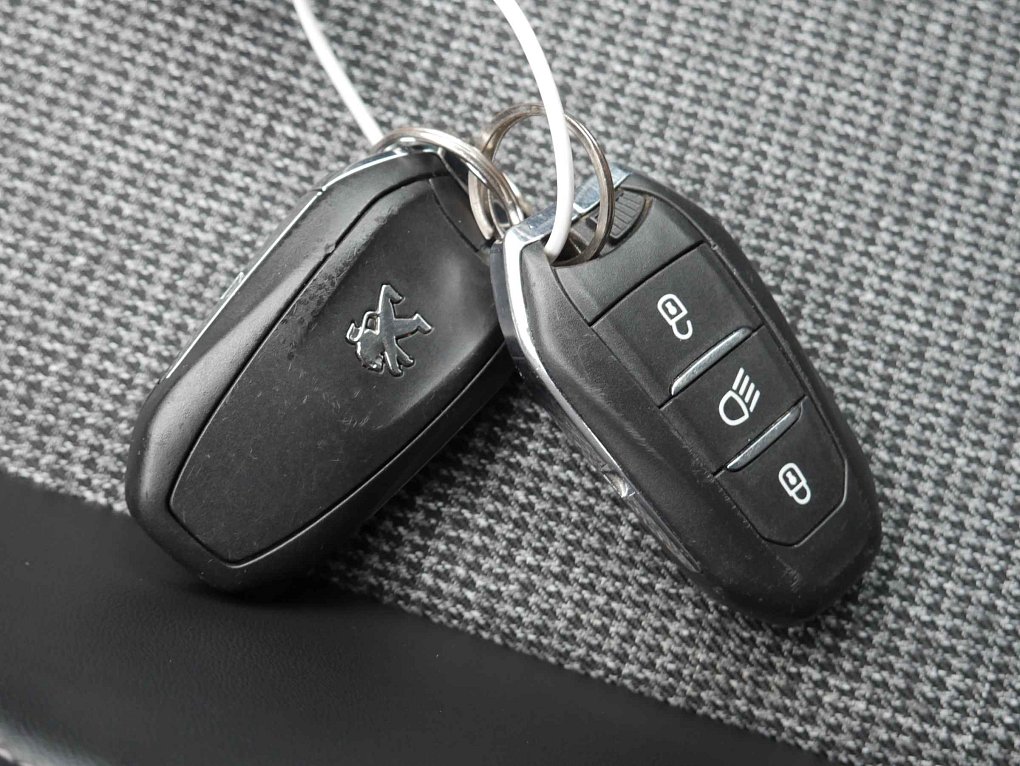 Peugeot 5008 1.2PT Allure