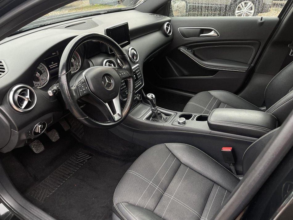 Mercedes-Benz Třída A 1.6i  A180