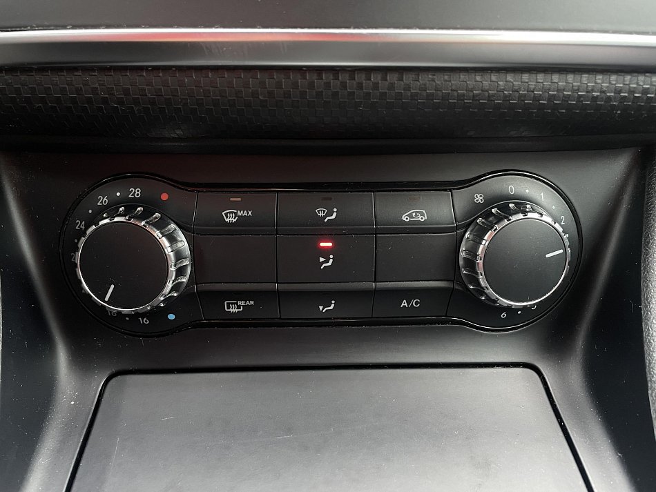 Mercedes-Benz Třída A 1.6i  A180