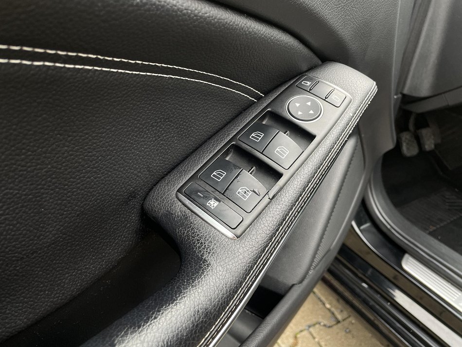 Mercedes-Benz Třída A 1.6i  A180