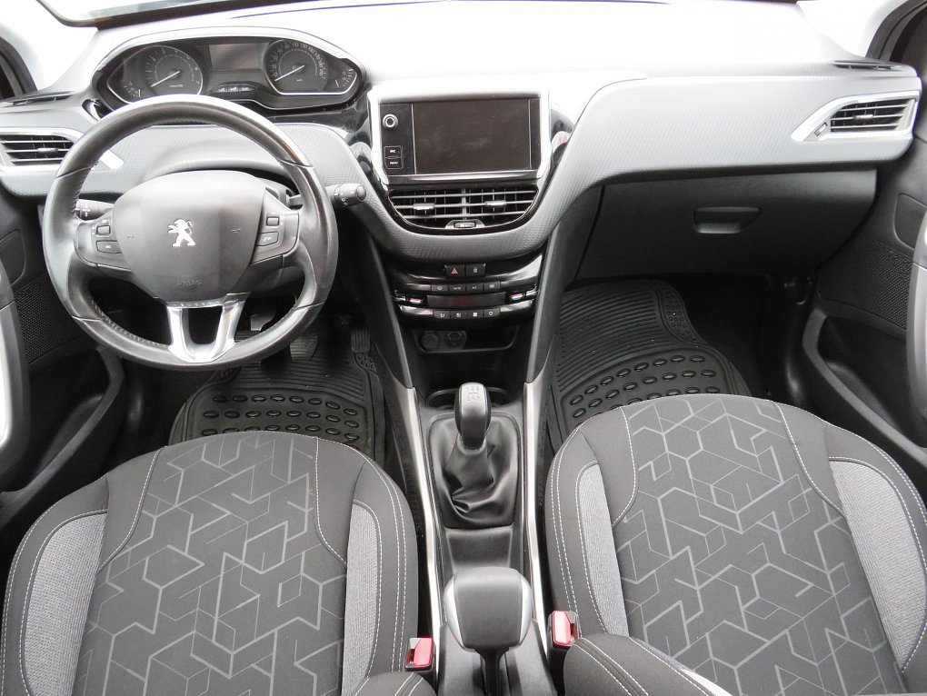 Peugeot 2008 1.2PT 