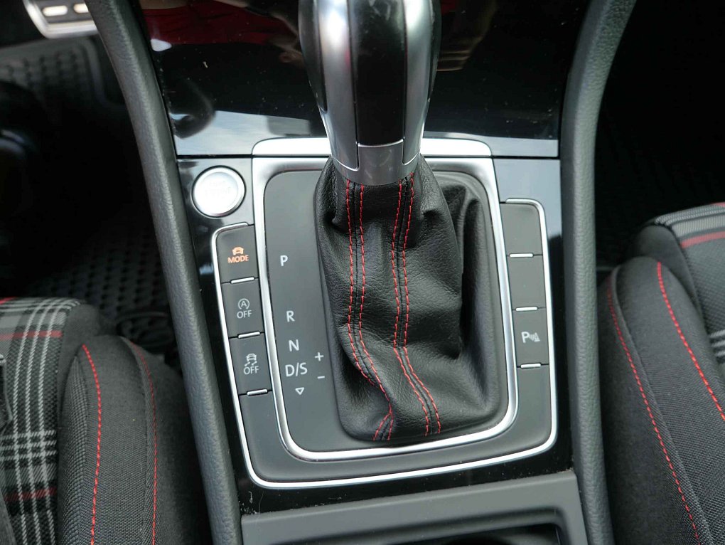 Volkswagen Golf 2.0 TSi GTi