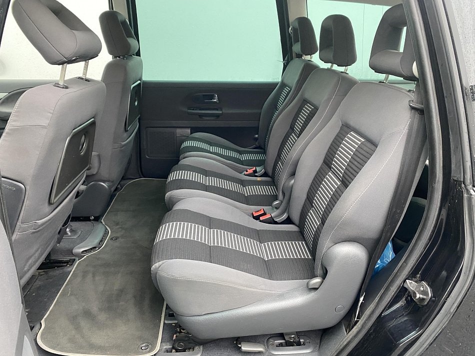 Volkswagen Sharan 2.0 i United 7míst