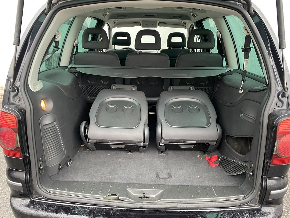 Volkswagen Sharan 2.0 i United 7míst