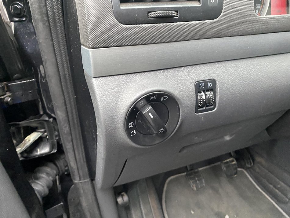 Volkswagen Sharan 2.0 i United 7míst