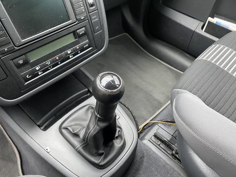 Volkswagen Sharan 2.0 i United 7míst