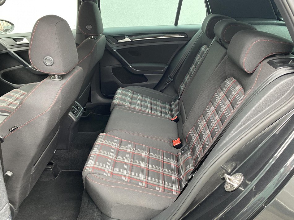Volkswagen Golf 2.0 TSi GTi Performance