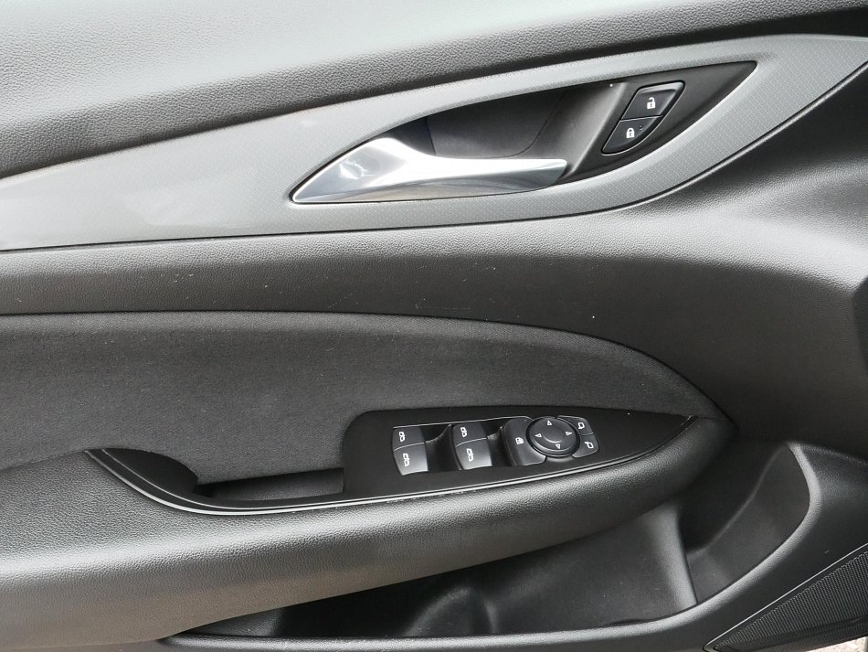 Opel Insignia 1.5 Turbo 