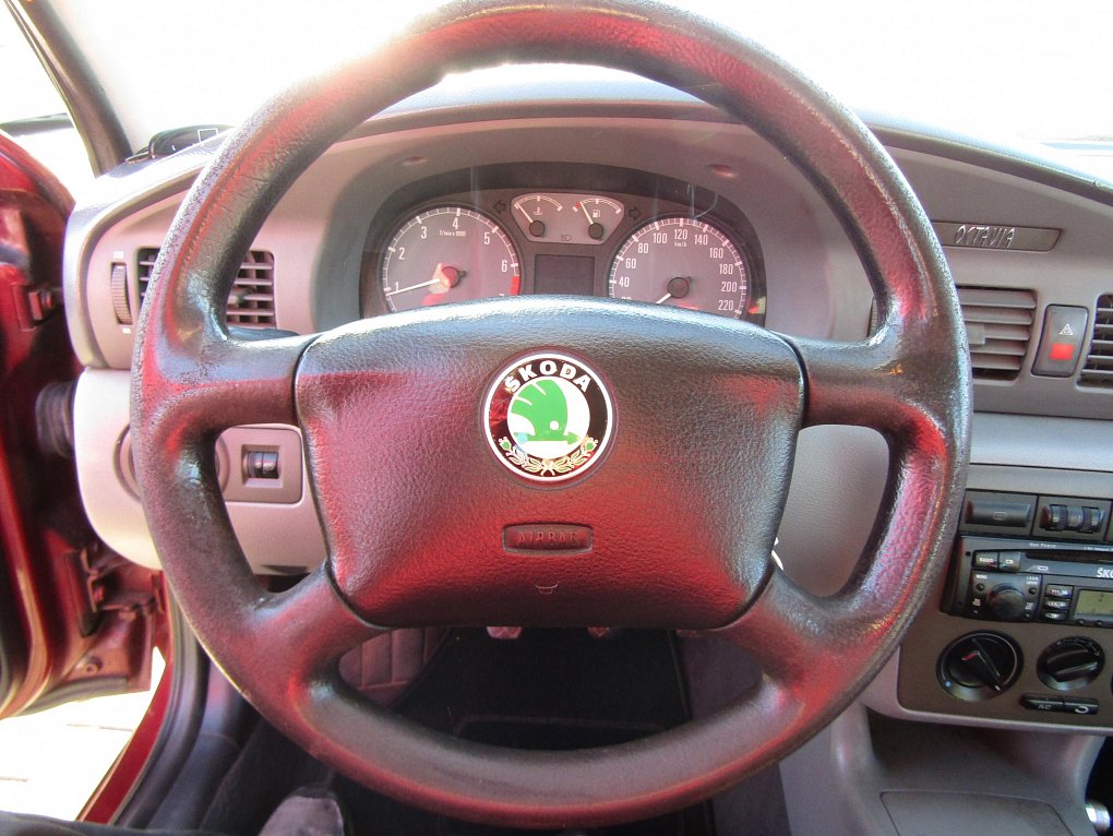 Škoda Octavia 1.6 i 