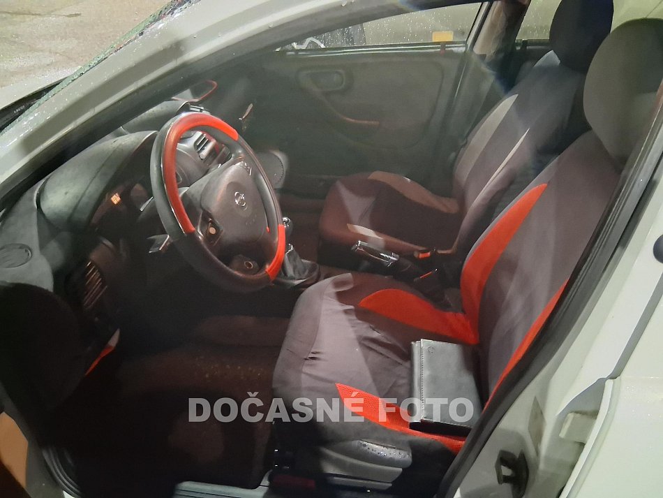 Opel Corsa 1.2i 