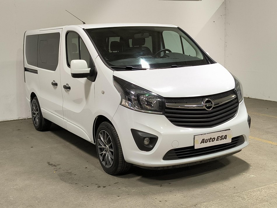 Opel Vivaro 1.6CDTi  8míst