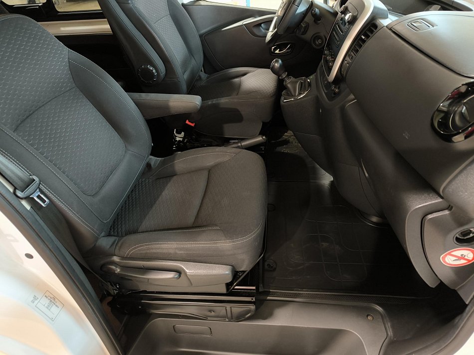 Opel Vivaro 1.6CDTi  8míst
