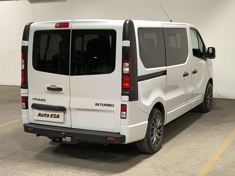 Opel Vivaro 1.6CDTi  8míst