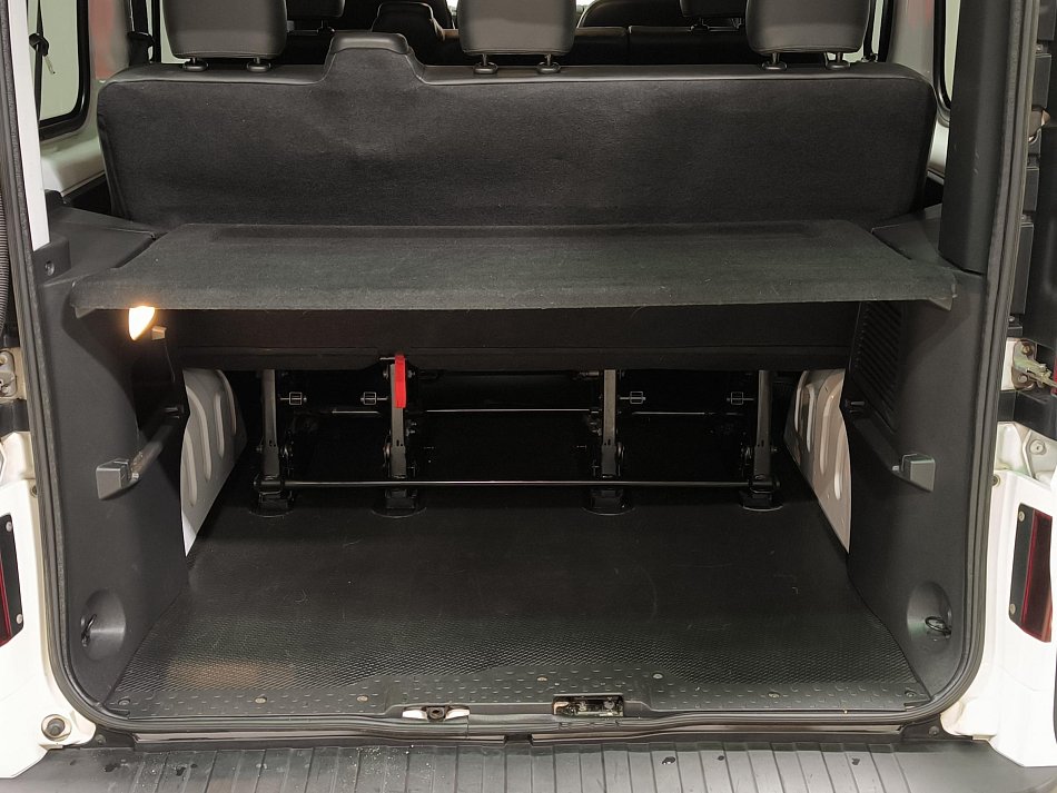 Opel Vivaro 1.6CDTi  8míst