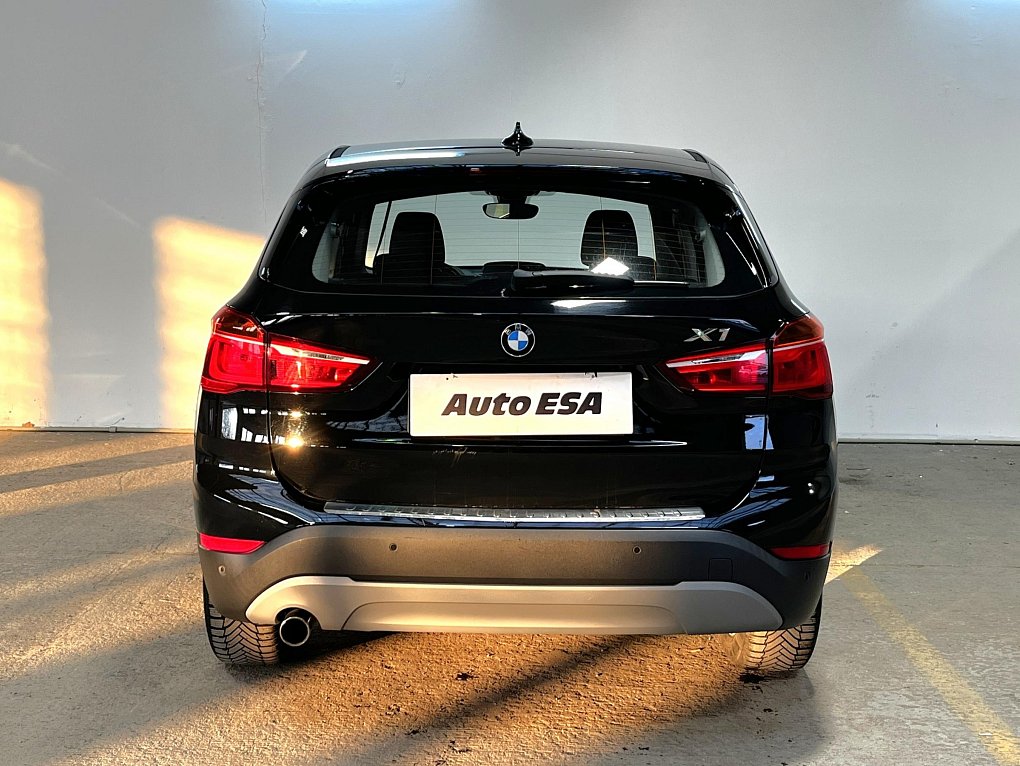 BMW X1 1.8i 