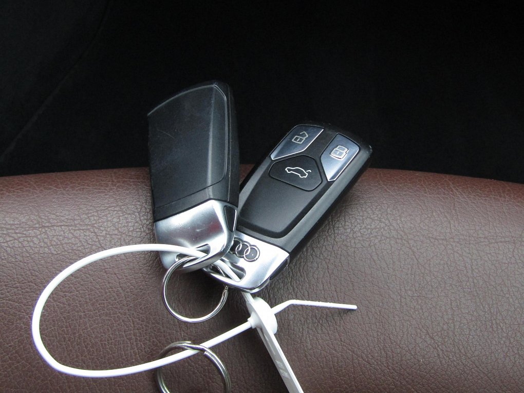 Audi A4 2.0TDi  Avant