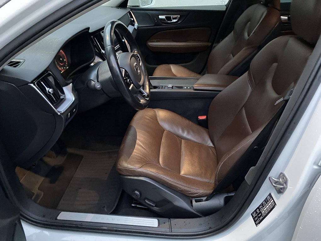 Volvo V60 2.0D 