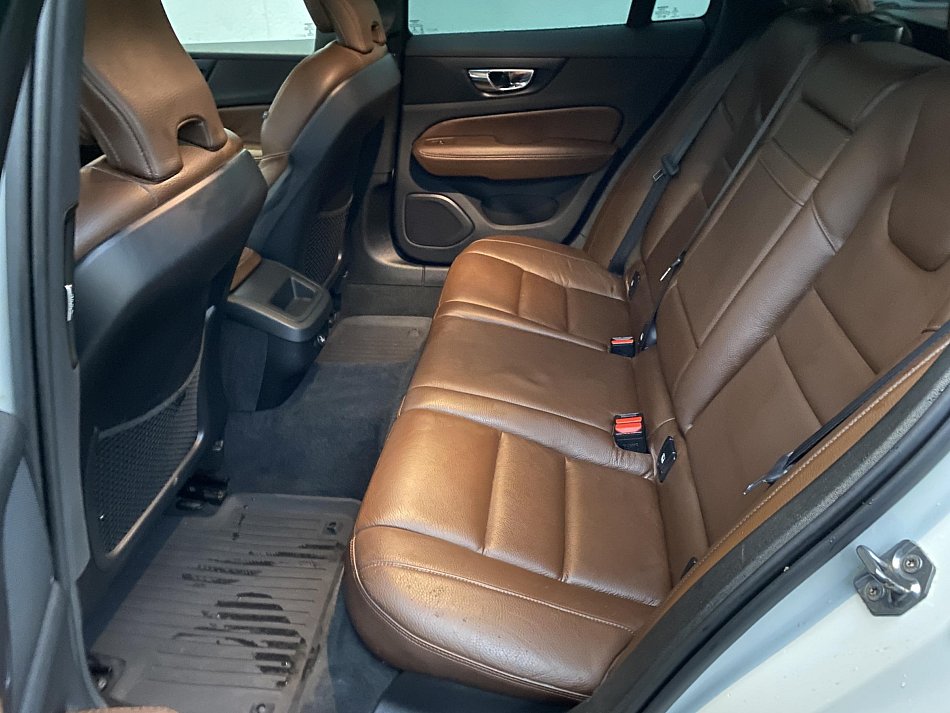 Volvo V60 2.0D 