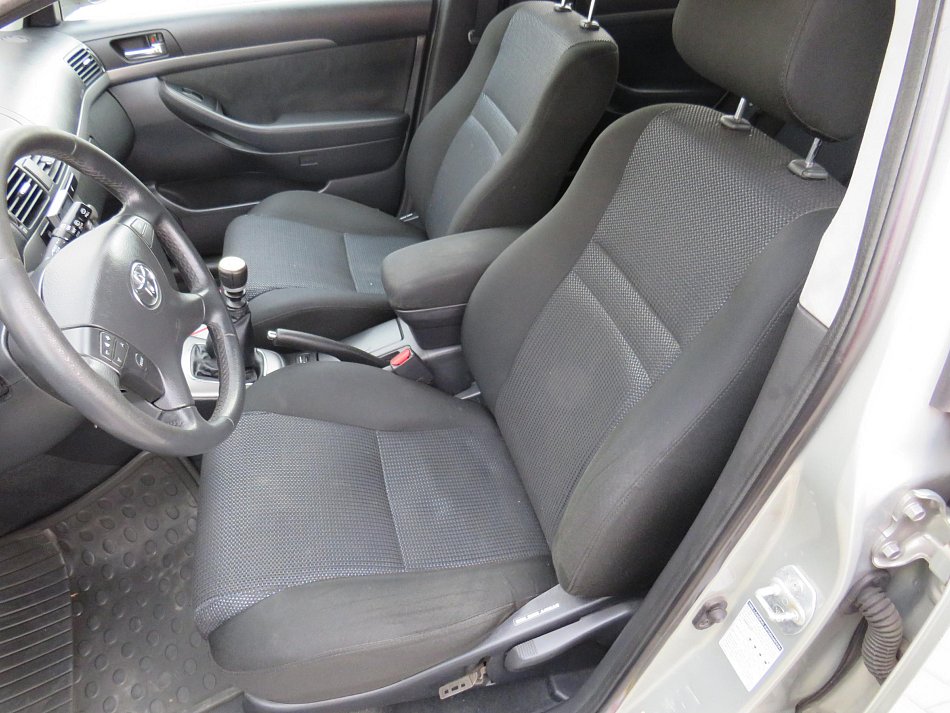 Toyota Avensis 2.2D-4D 