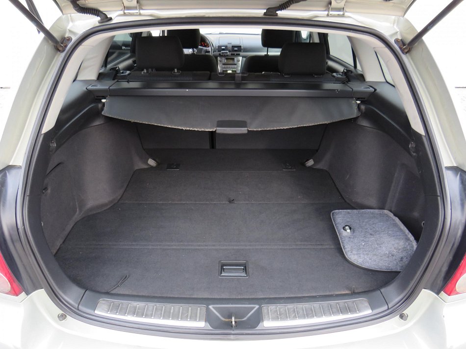 Toyota Avensis 2.2D-4D 