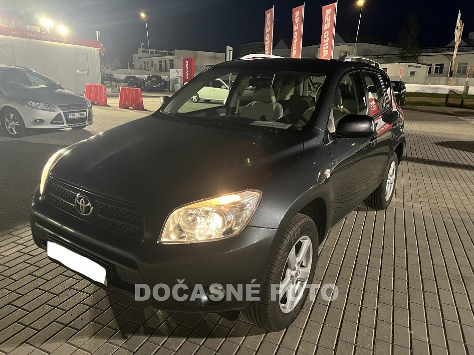 Toyota RAV4 2.0 VVT-i 