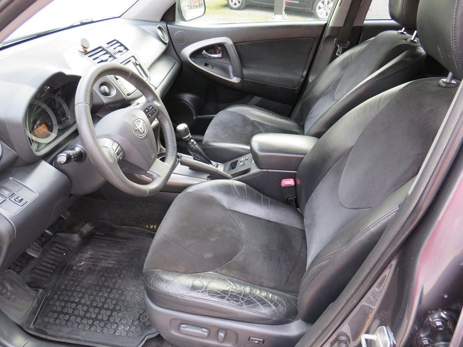 Toyota RAV4 2.2 D-4D Lux 4x4