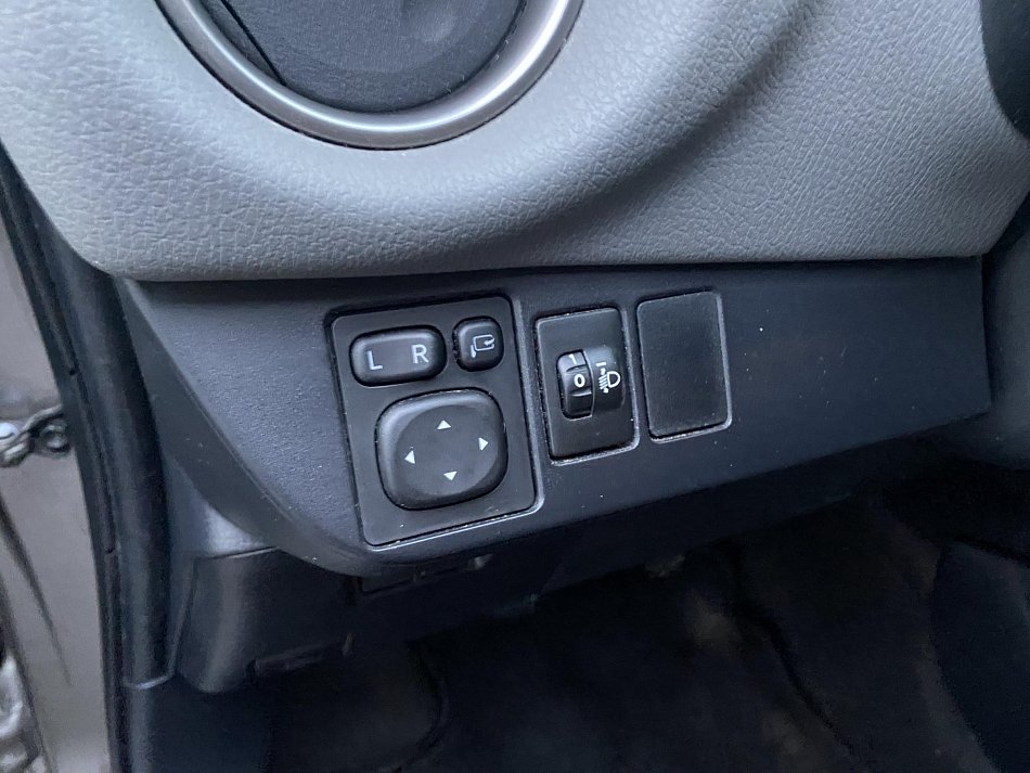 Toyota Yaris 1.4 VVT-i Dynamic