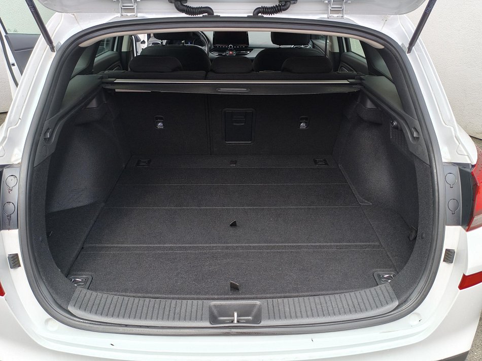 Hyundai I30 1.5 DPi Smart