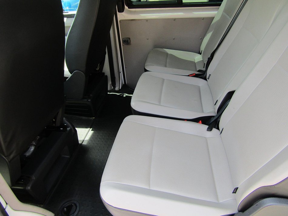 Volkswagen Transporter 2.0TDi  5míst
