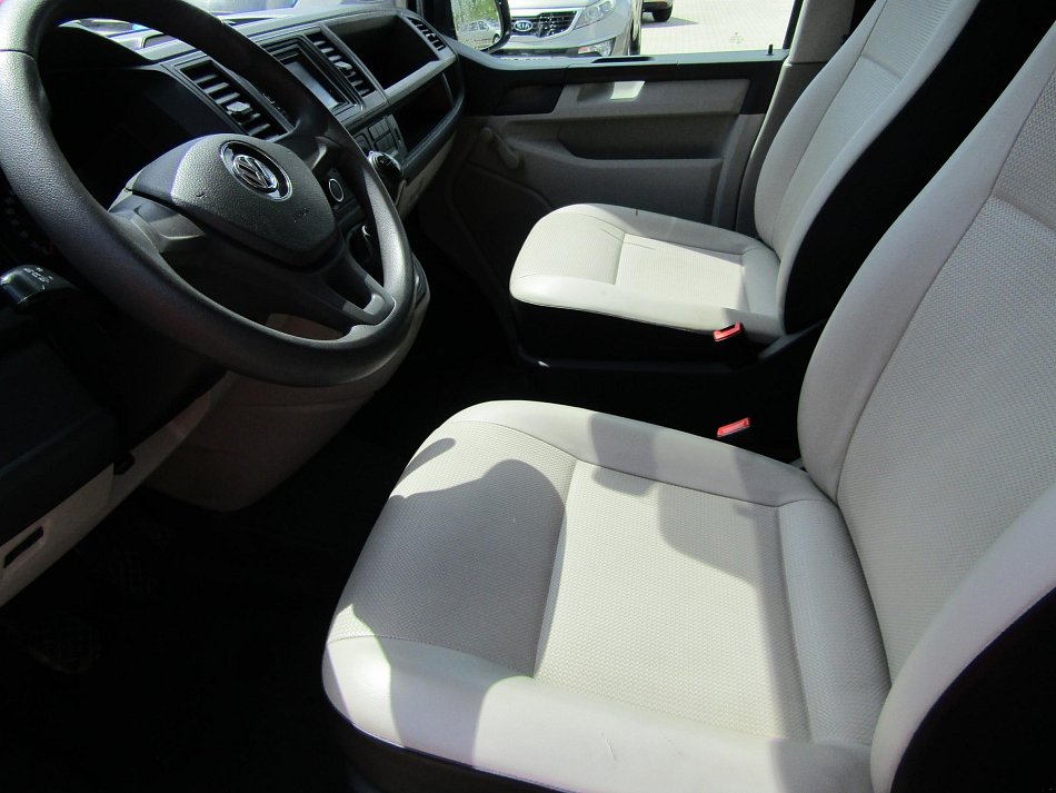 Volkswagen Transporter 2.0TDi  5míst