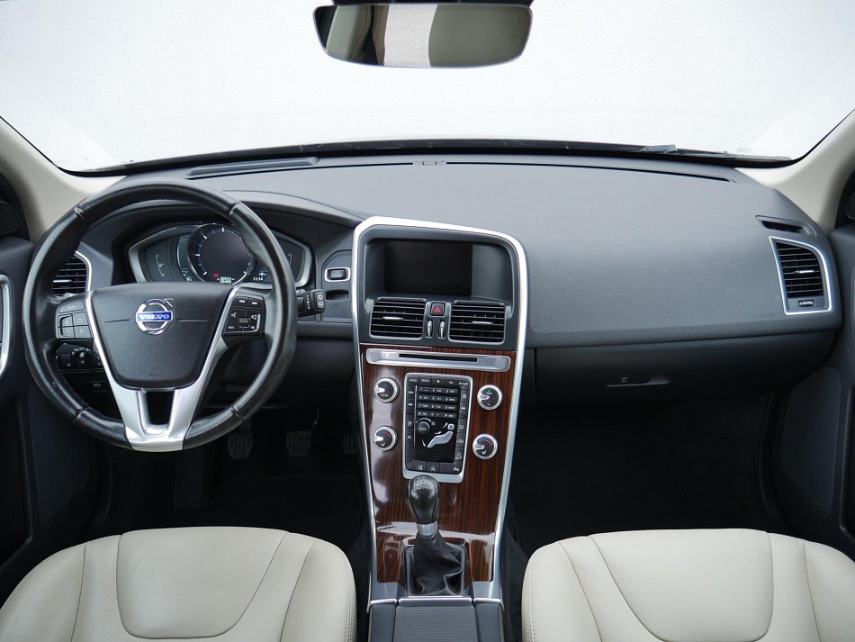 Volvo XC60 2.4 D5 Summum AWD