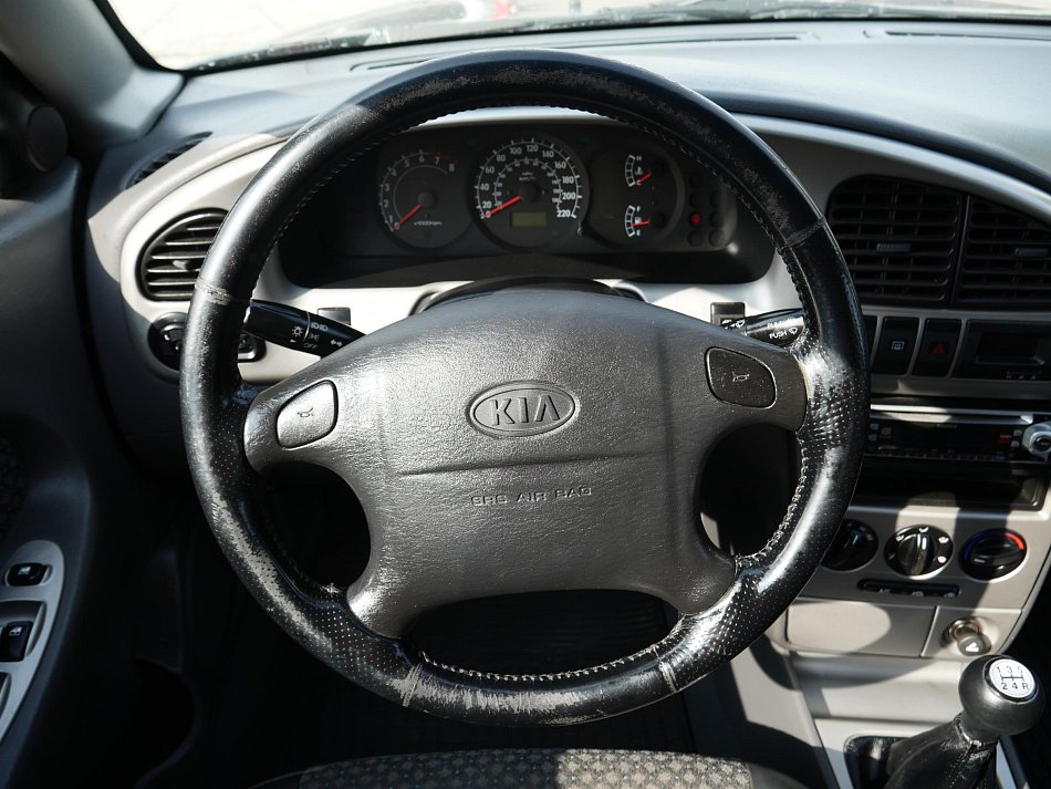 Kia Shuma 1.6i 