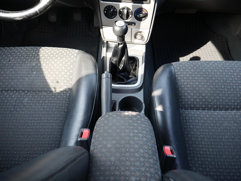 Kia Shuma 1.6i 
