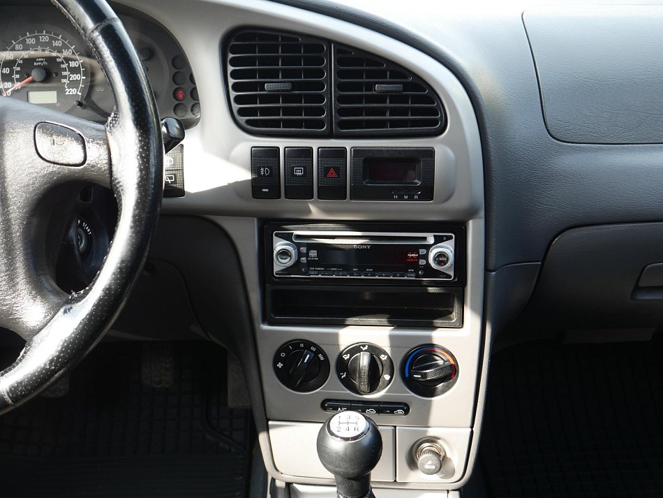 Kia Shuma 1.6i 
