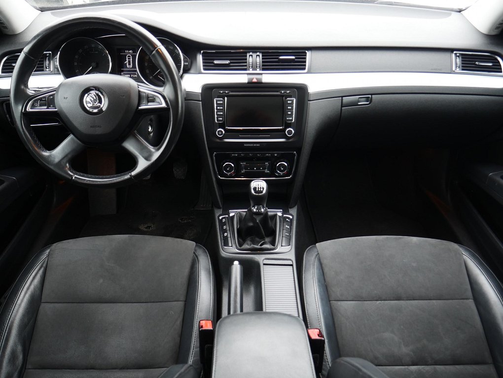 Škoda Superb II 2.0 TDi ScoutLine