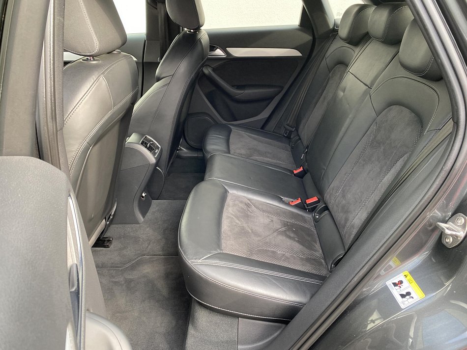 Audi Q3 2.0 TDi S-line quattro