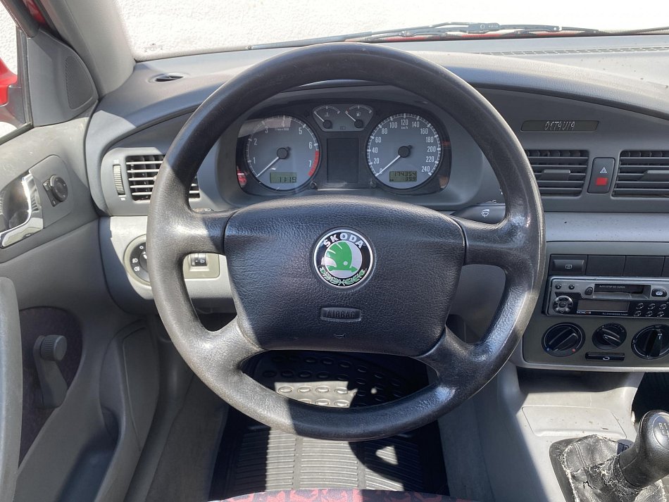 Škoda Octavia 1.6 i 