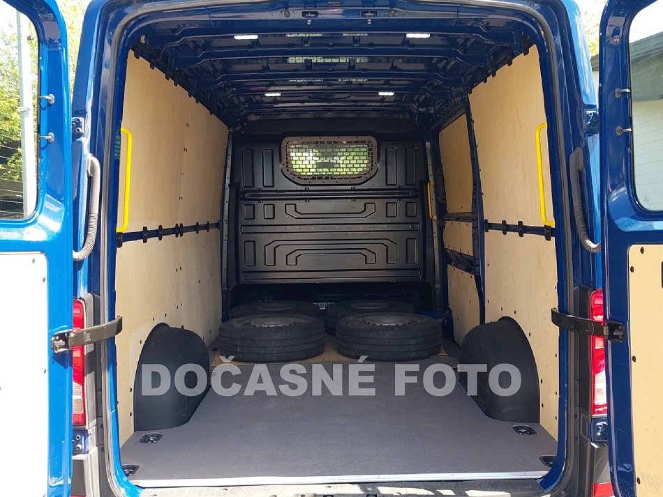 Volkswagen Crafter 2.0TDi  L2H1