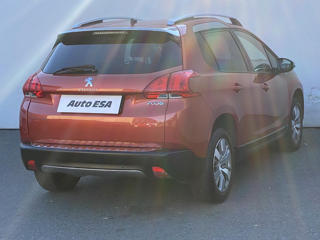 Peugeot 2008 1.2PT Style