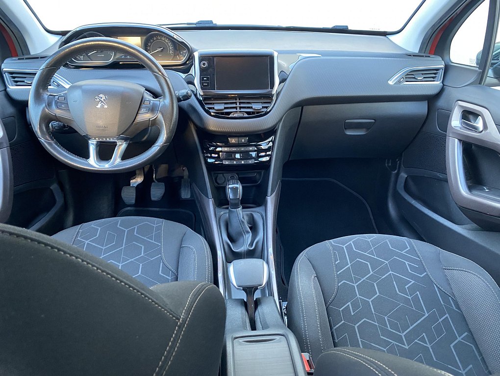 Peugeot 2008 1.2PT Style