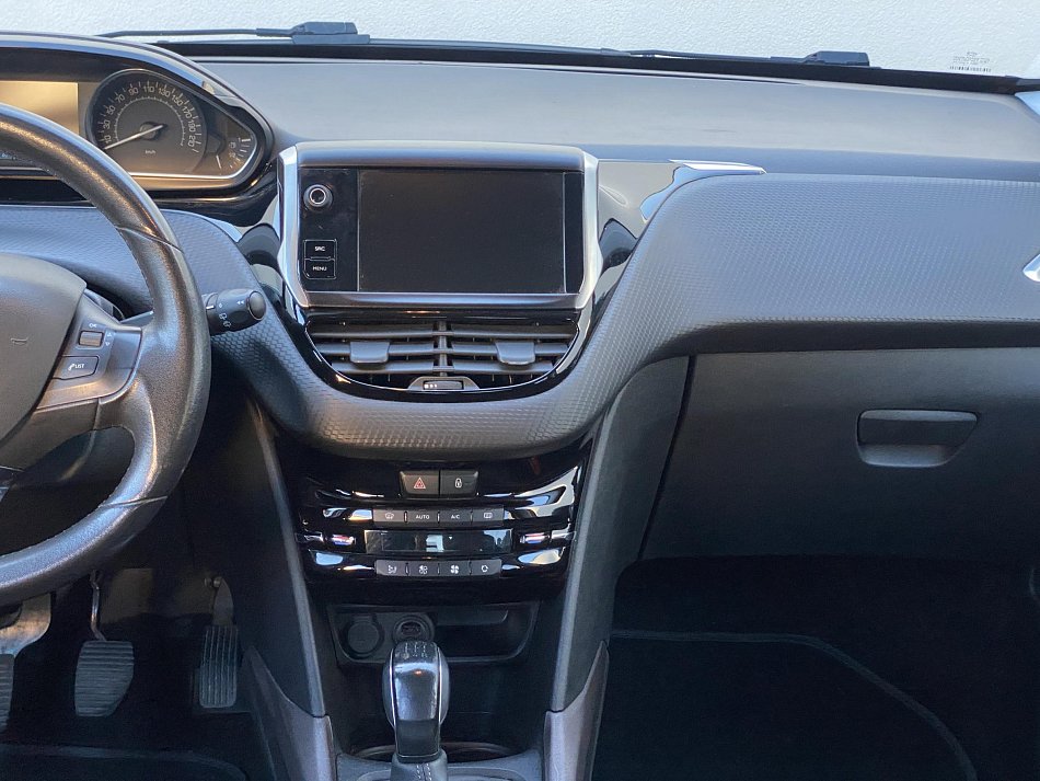 Peugeot 2008 1.2PT Style