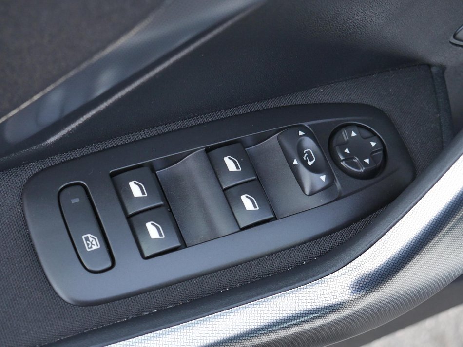 Peugeot 2008 1.2 PT Allure