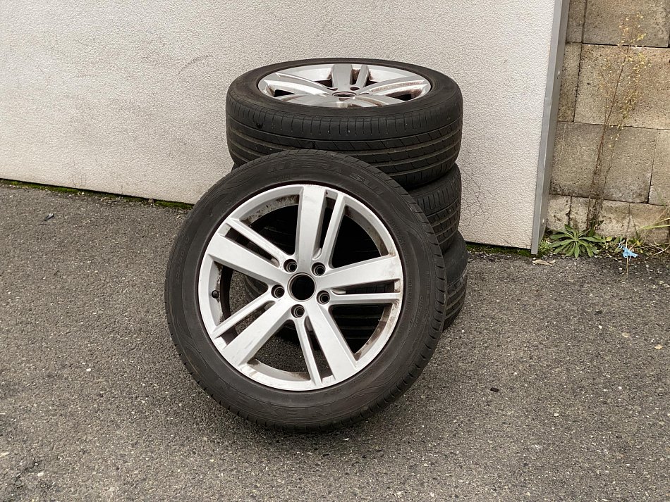 Volkswagen Sharan 2.0 TDi Match